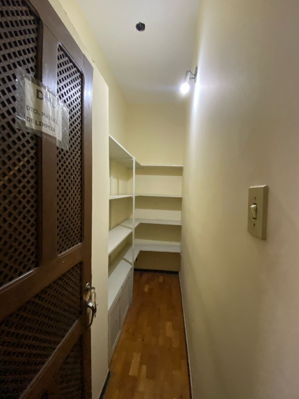 Casa para alugar com 6 quartos, 360m² - Foto 8