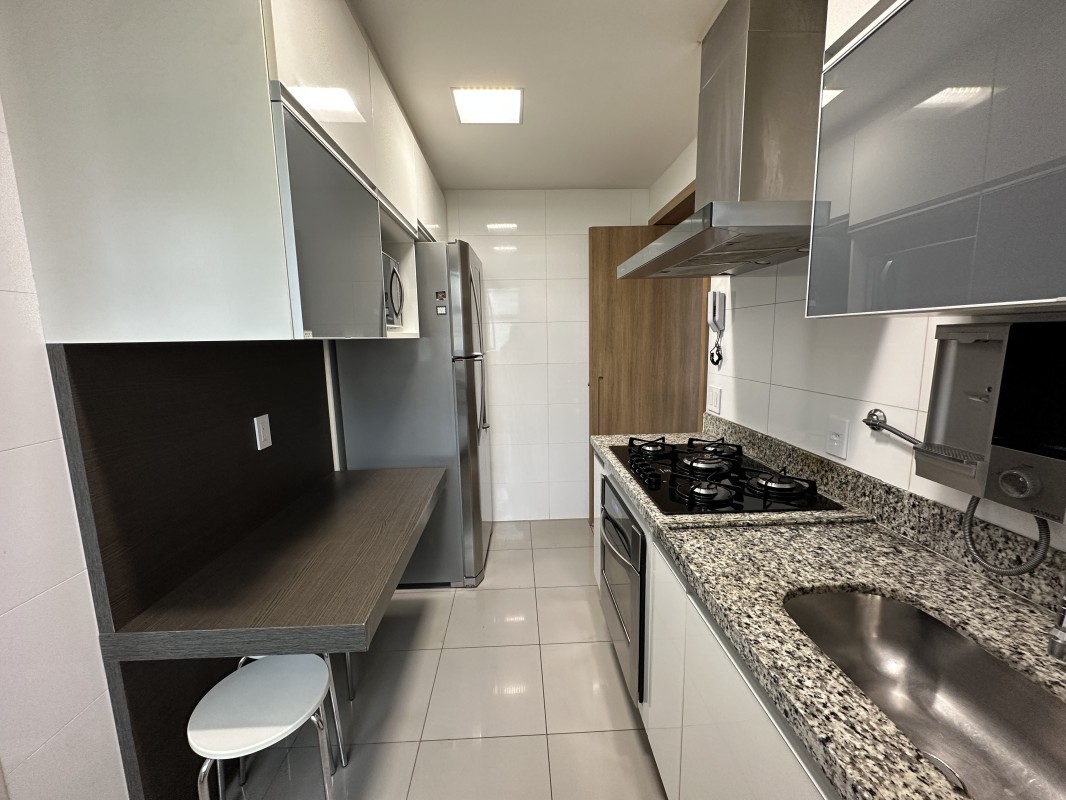 Apartamento para alugar com 2 quartos, 102m² - Foto 11