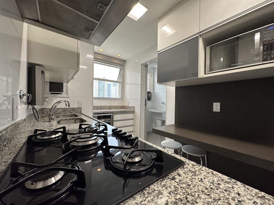 Apartamento para alugar com 2 quartos, 102m² - Foto 14