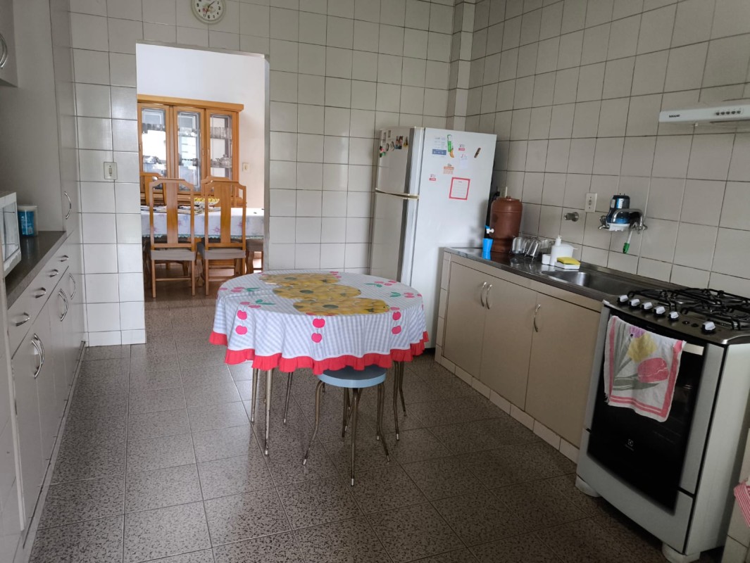 Casa à venda com 5 quartos, 244m² - Foto 12