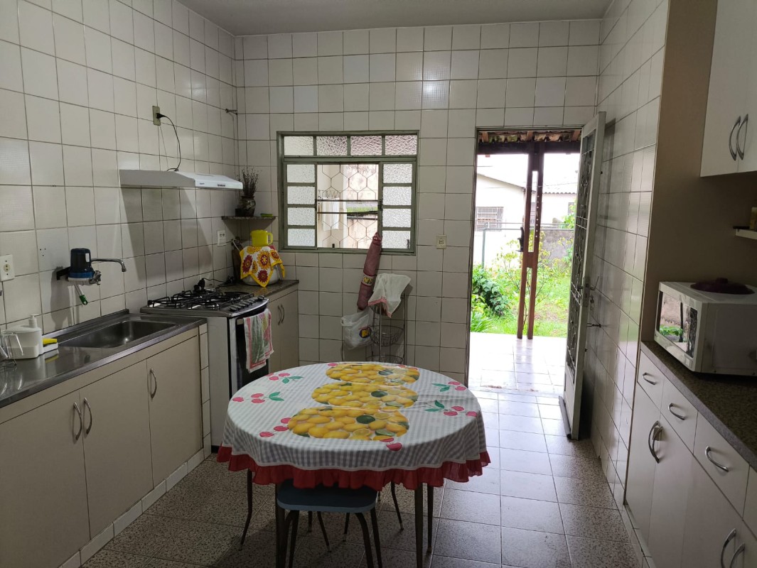 Casa à venda com 5 quartos, 244m² - Foto 13