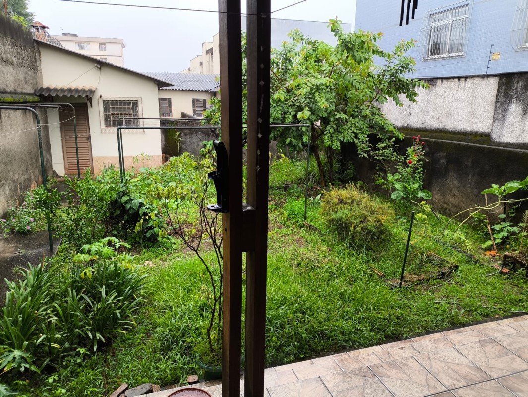 Casa à venda com 5 quartos, 244m² - Foto 17