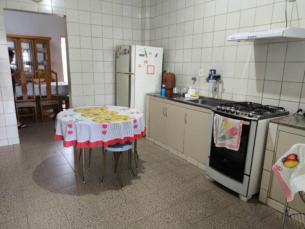 Casa à venda com 5 quartos, 244m² - Foto 15