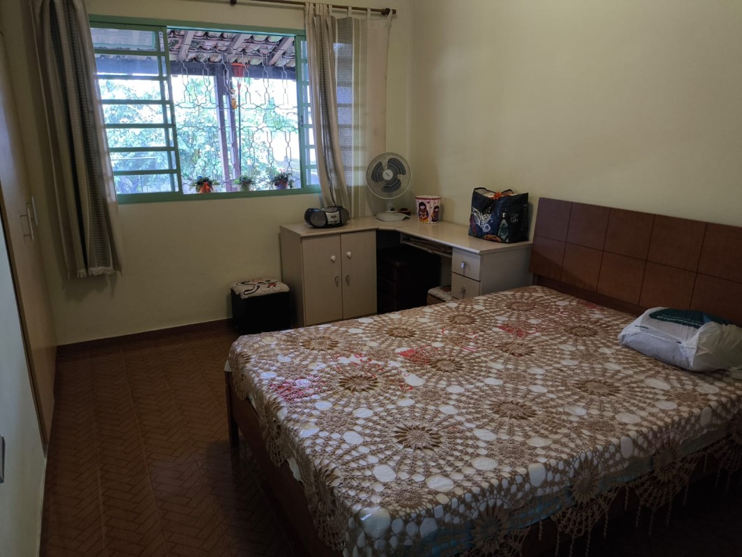 Casa à venda com 5 quartos, 244m² - Foto 7