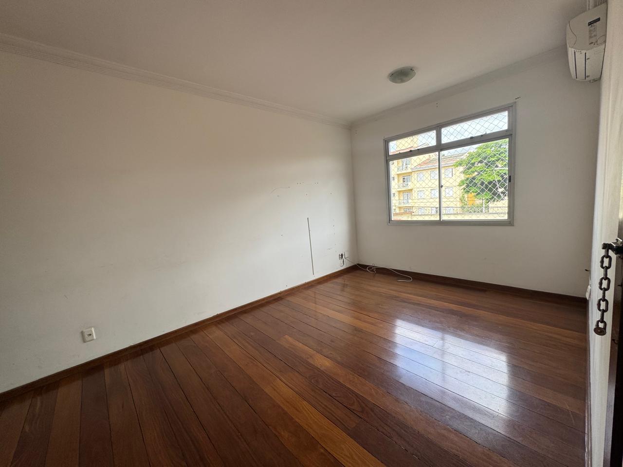 Apartamento para alugar com 3 quartos, 90m² - Foto 2