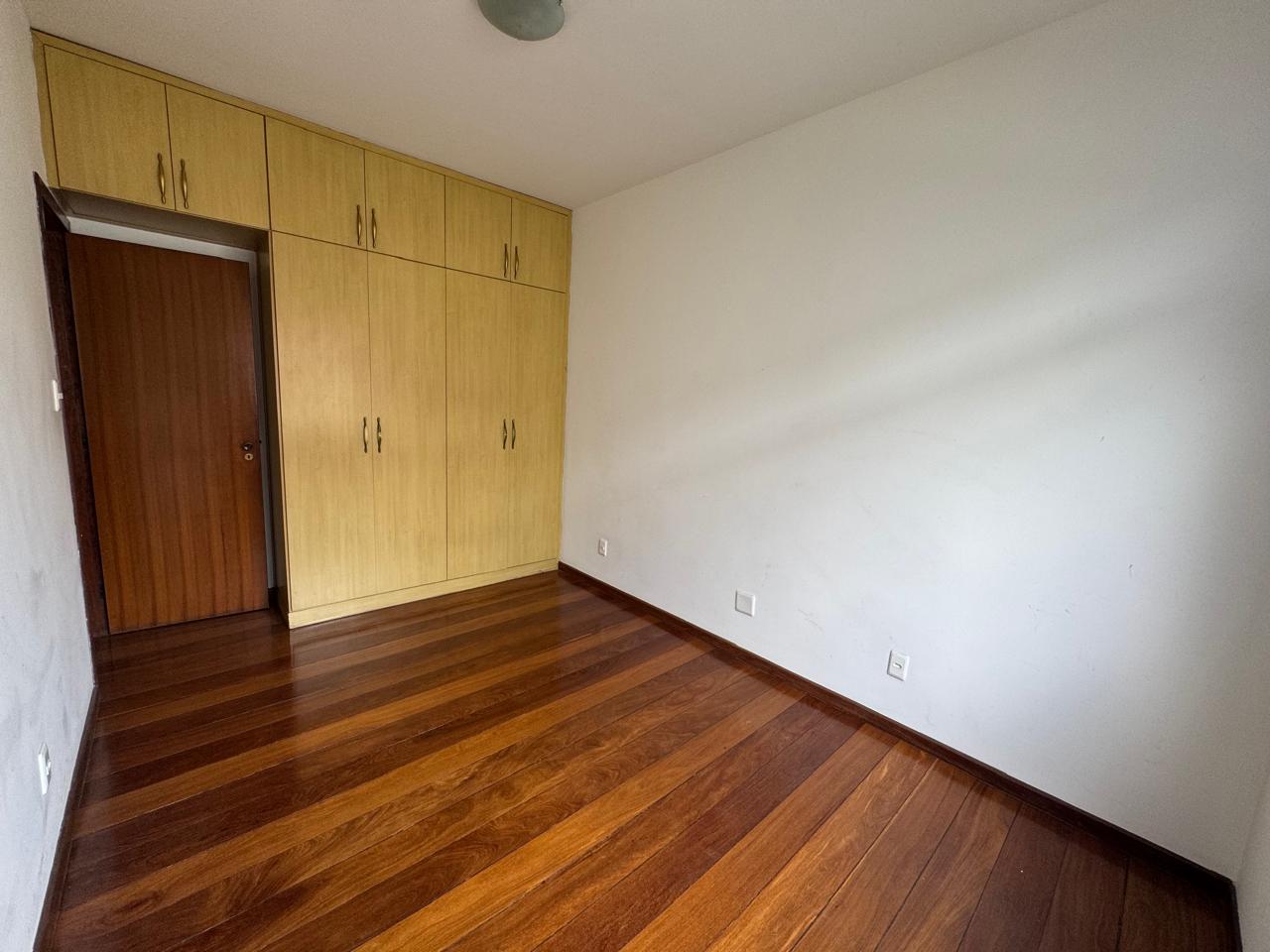 Apartamento para alugar com 3 quartos, 90m² - Foto 12