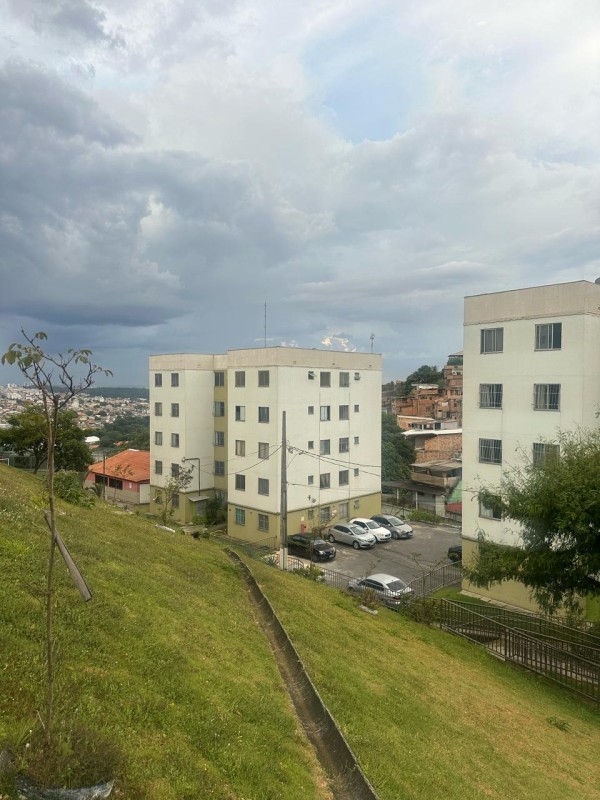 Apartamento à venda com 2 quartos, 47m² - Foto 1