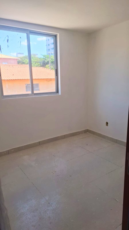 Apartamento à venda com 3 quartos, 72m² - Foto 2