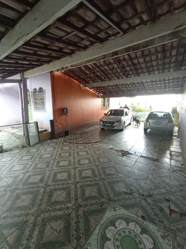 Casa à venda com 3 quartos, 258m² - Foto 2