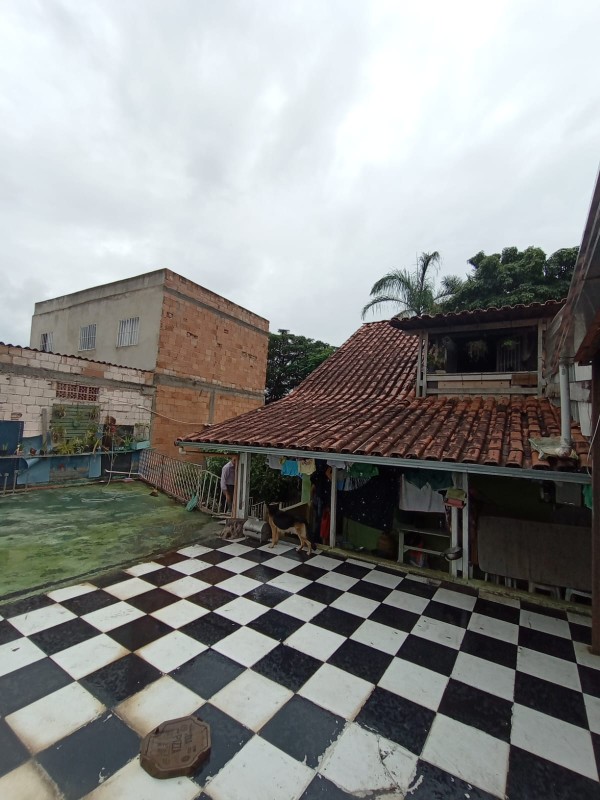 Casa à venda com 3 quartos, 258m² - Foto 15