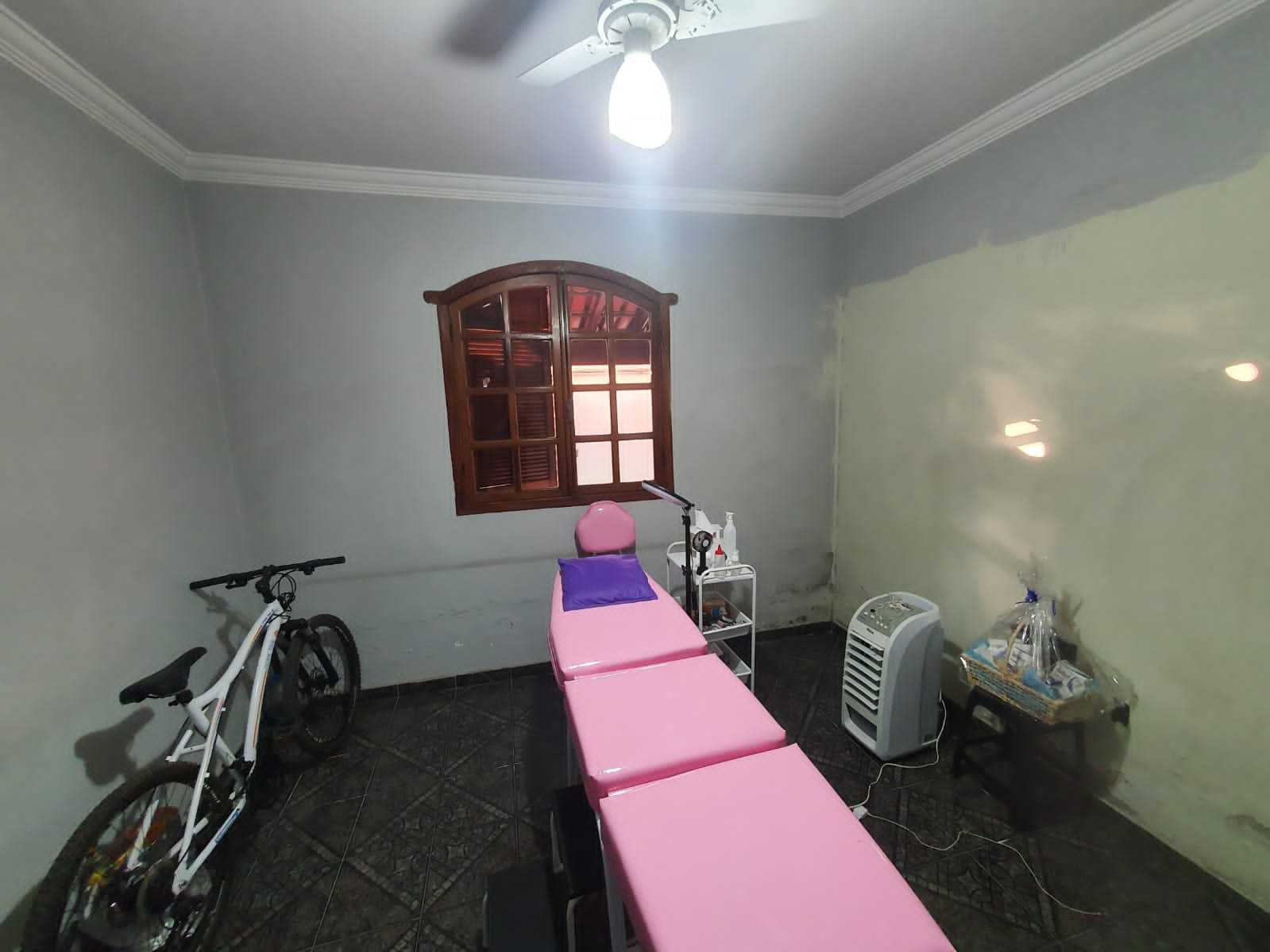 Casa para alugar com 4 quartos, 180m² - Foto 24