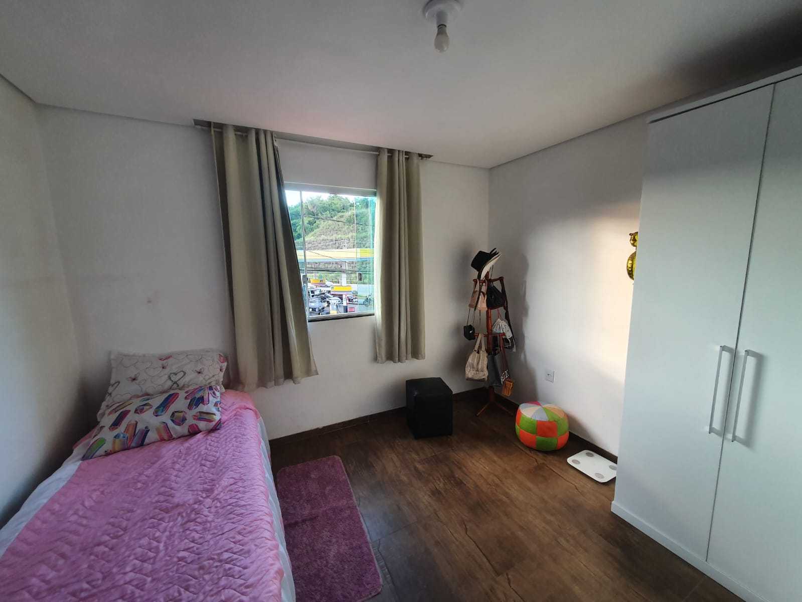 Casa para alugar com 4 quartos, 180m² - Foto 11