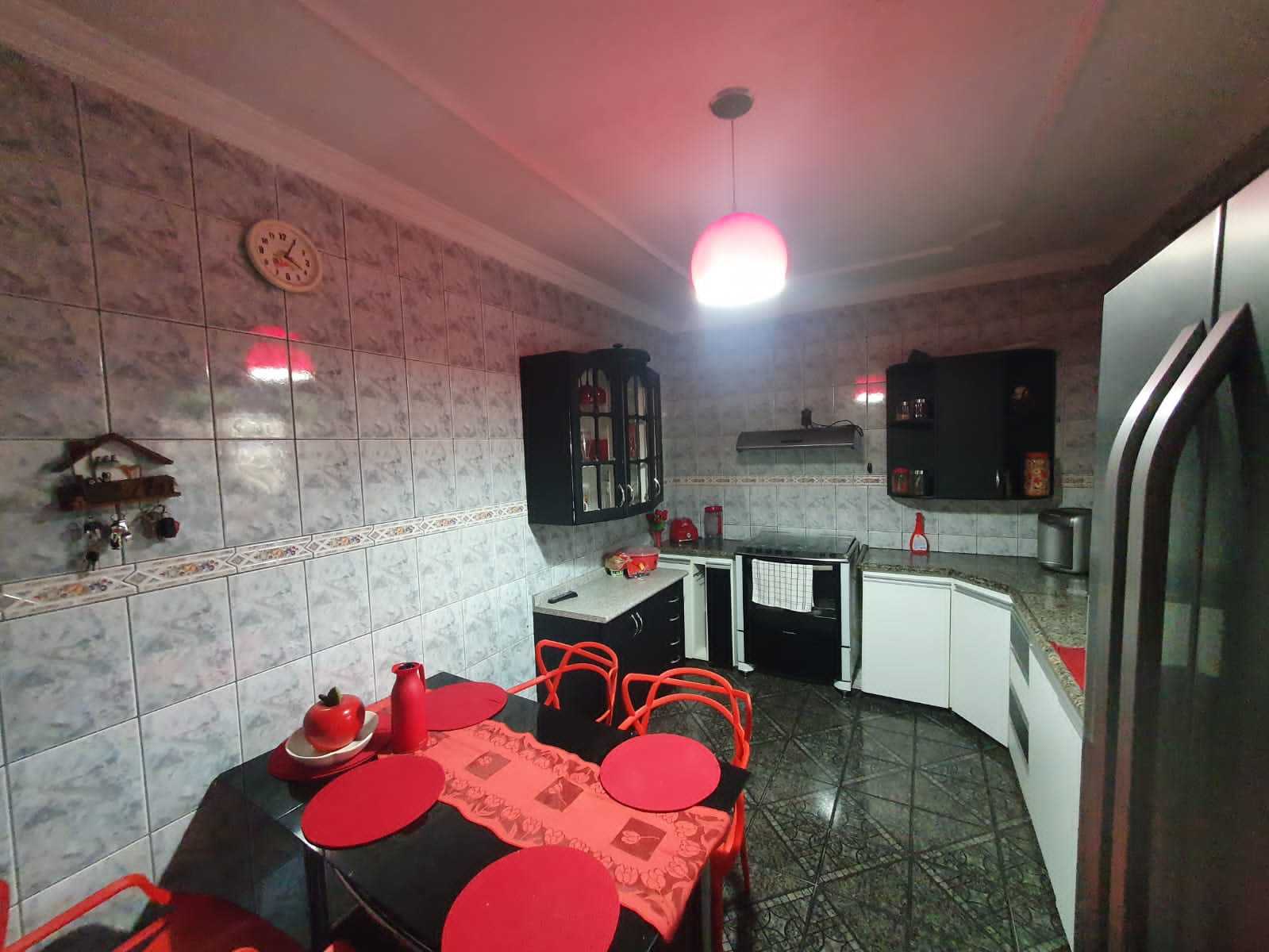 Casa para alugar com 4 quartos, 180m² - Foto 22