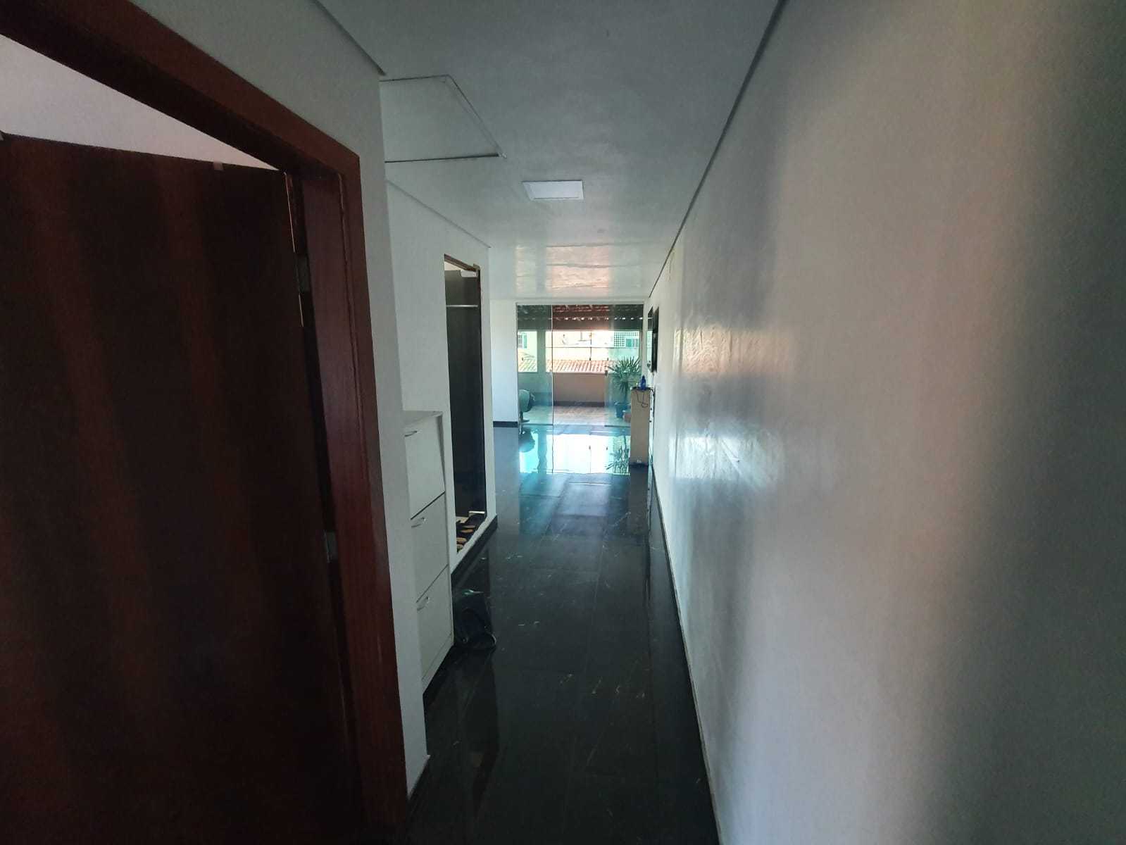 Casa para alugar com 4 quartos, 180m² - Foto 4