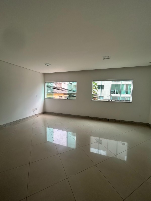 Apartamento à venda com 2 quartos, 77m² - Foto 2