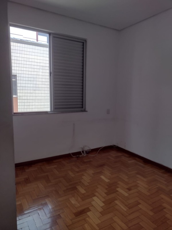 Apartamento para alugar com 3 quartos, 110m² - Foto 11