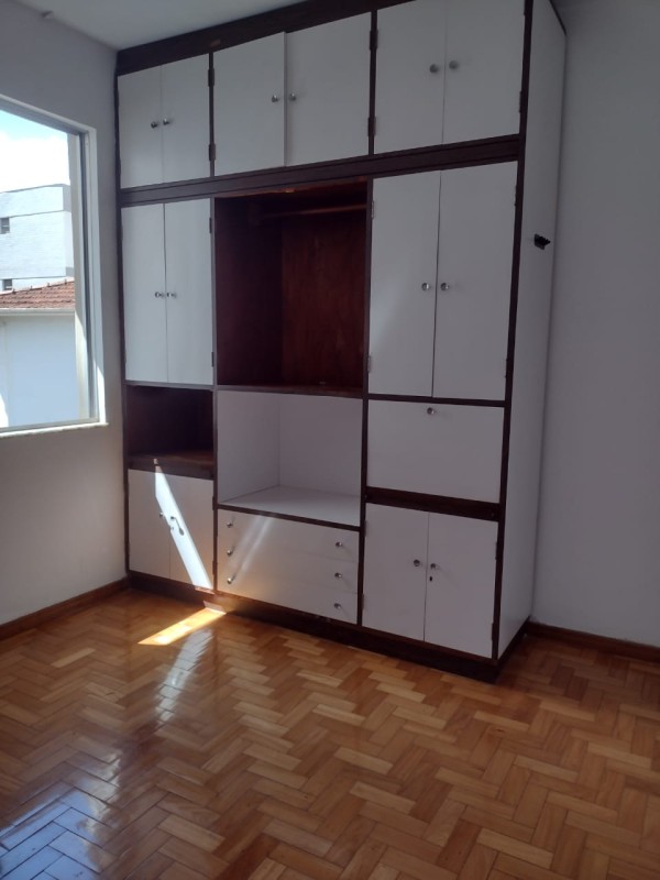 Apartamento para alugar com 3 quartos, 110m² - Foto 12