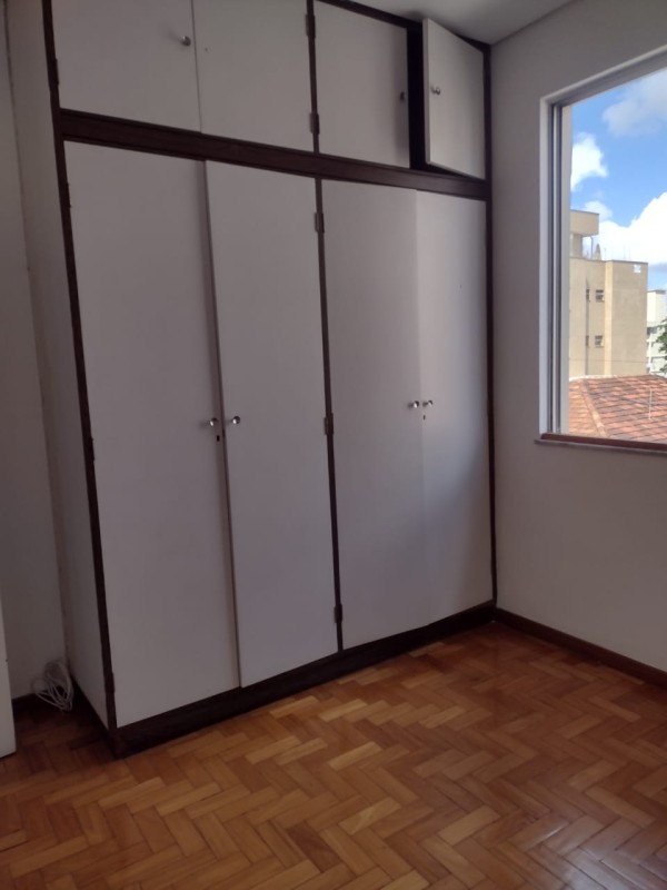 Apartamento para alugar com 3 quartos, 110m² - Foto 9