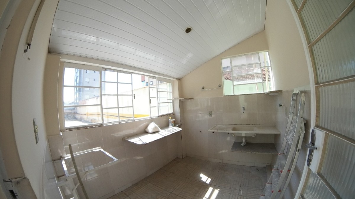 Casa para alugar com 3 quartos, 300m² - Foto 8
