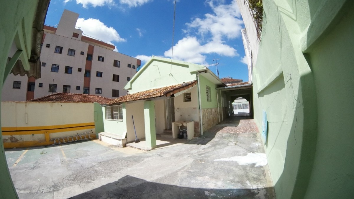 Casa para alugar com 3 quartos, 300m² - Foto 12