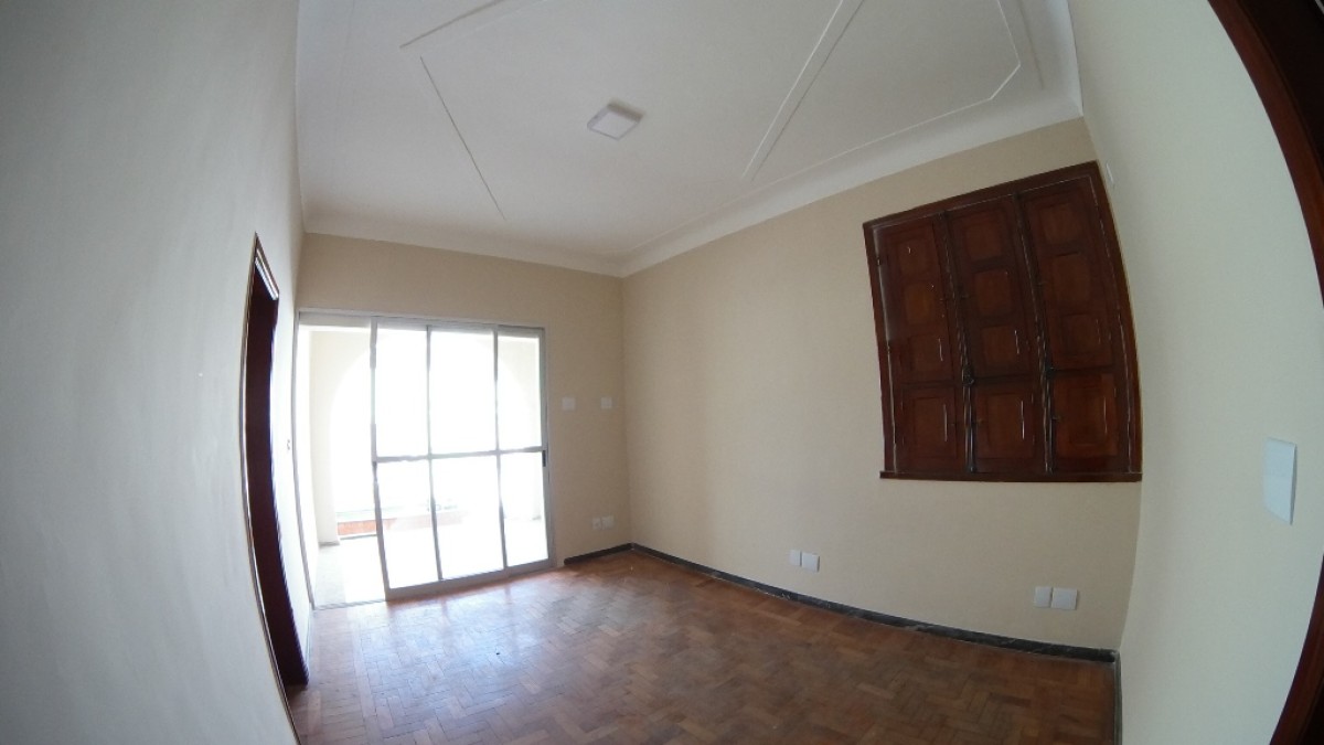 Casa para alugar com 3 quartos, 300m² - Foto 4