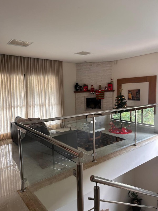 Casa à venda com 4 quartos, 280m² - Foto 1