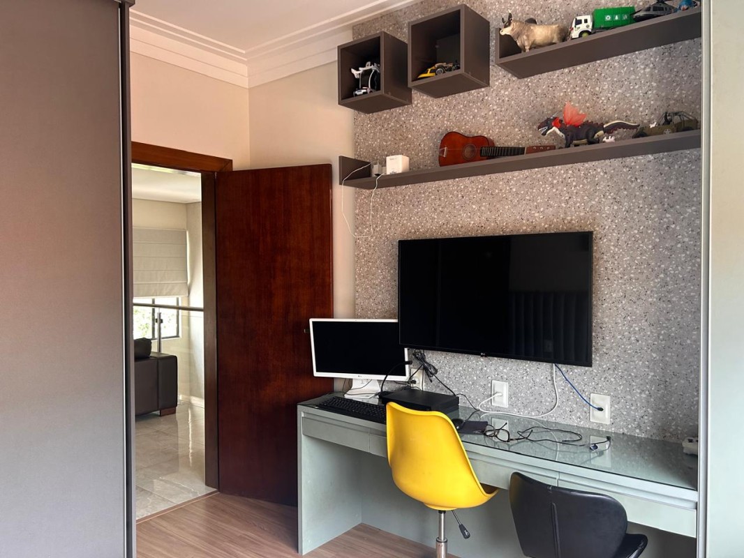 Casa à venda com 4 quartos, 280m² - Foto 4