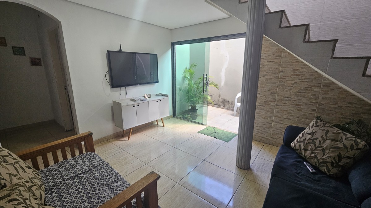 Casa à venda com 4 quartos, 300m² - Foto 1