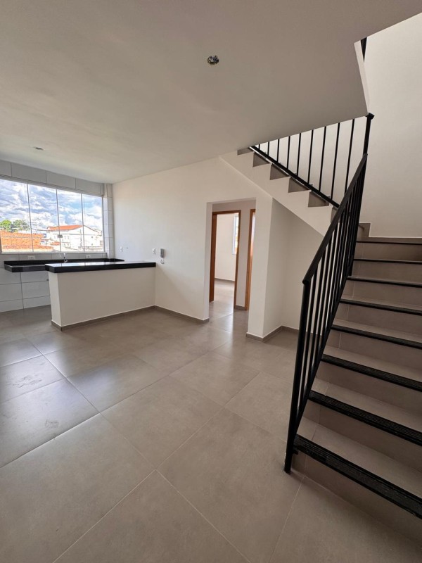 Cobertura à venda com 2 quartos, 110m² - Foto 3