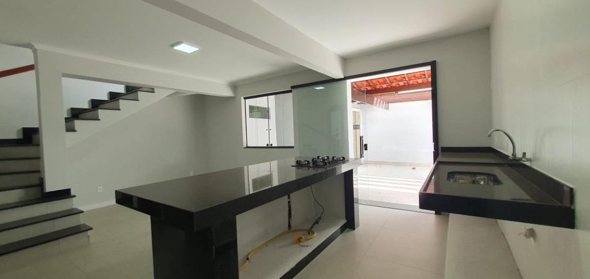 Casa à venda com 3 quartos, 280m² - Foto 5