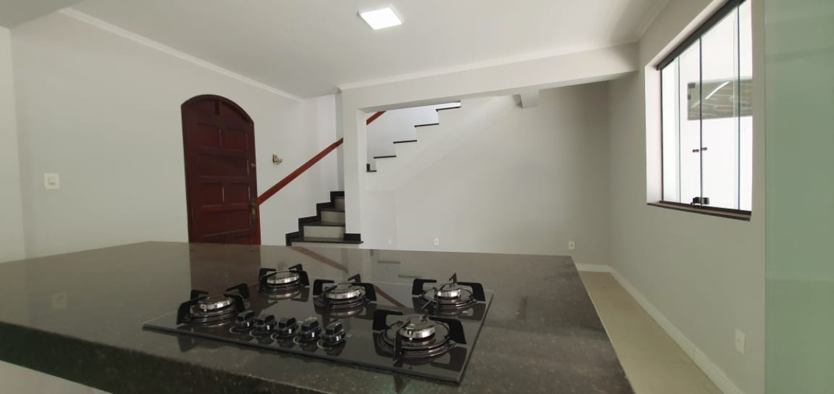 Casa à venda com 3 quartos, 280m² - Foto 6