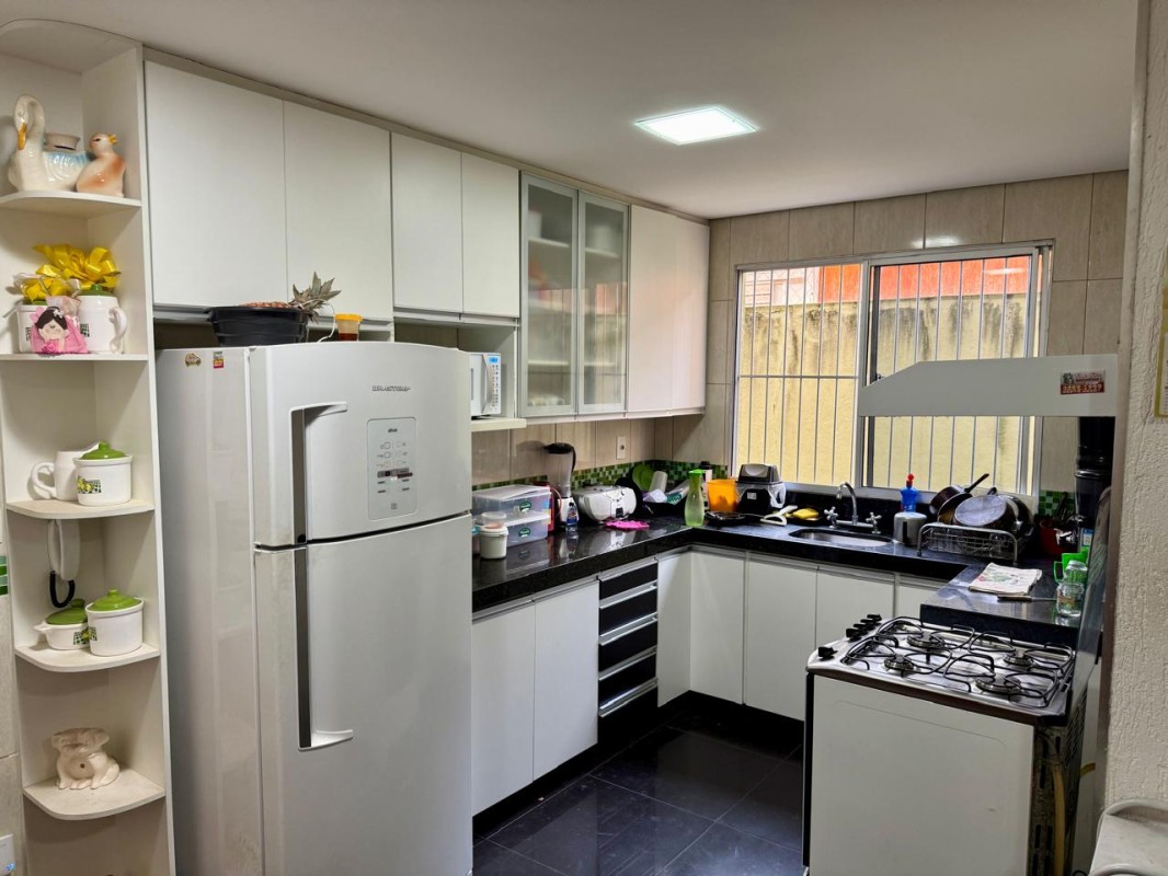 Casa à venda com 3 quartos, 109m² - Foto 13