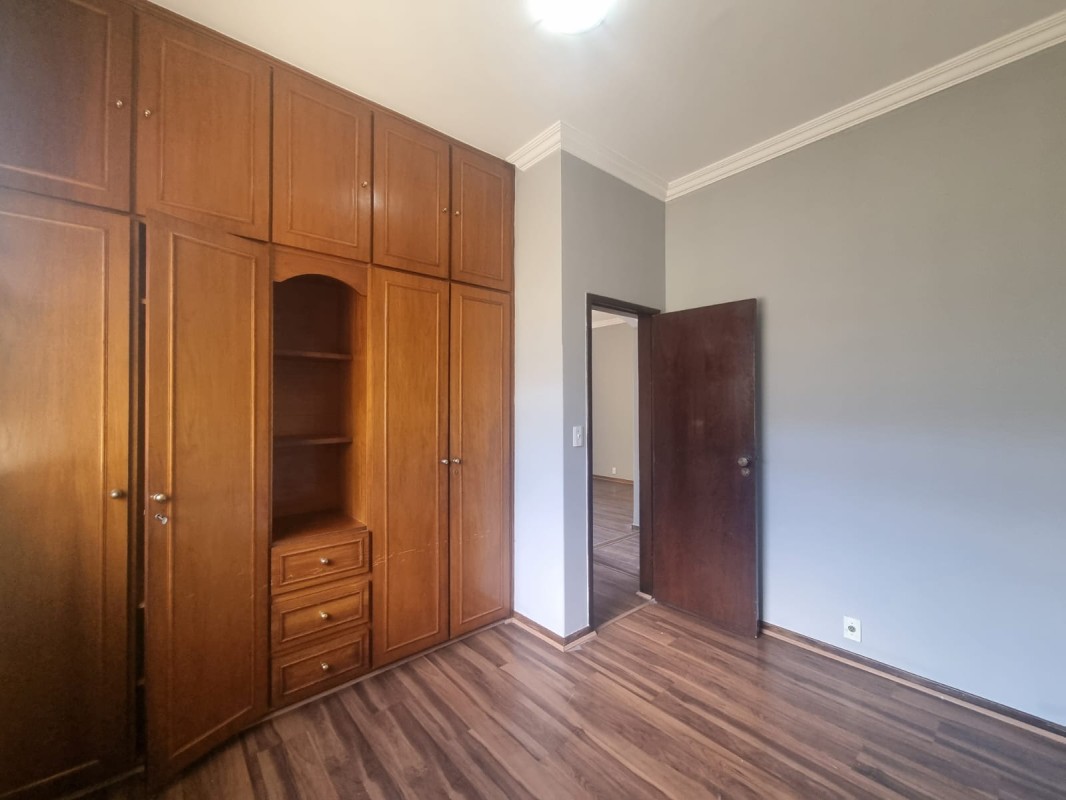 Casa para alugar com 4 quartos, 184m² - Foto 22
