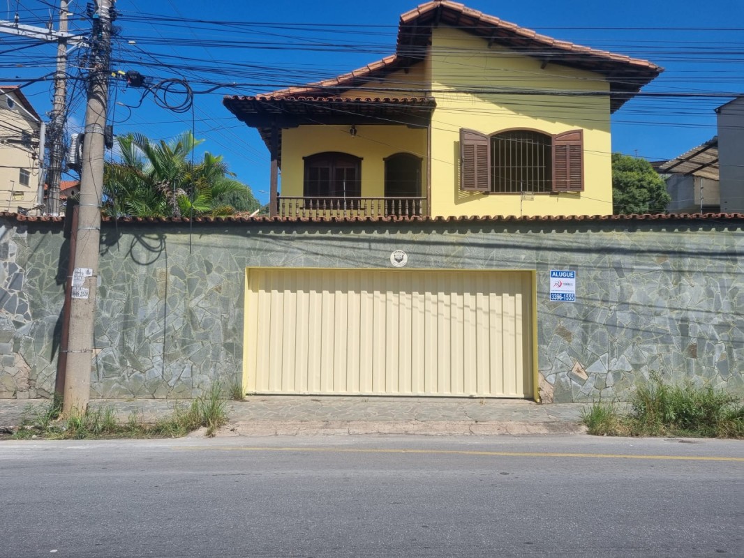 Casa para alugar com 4 quartos, 184m² - Foto 1