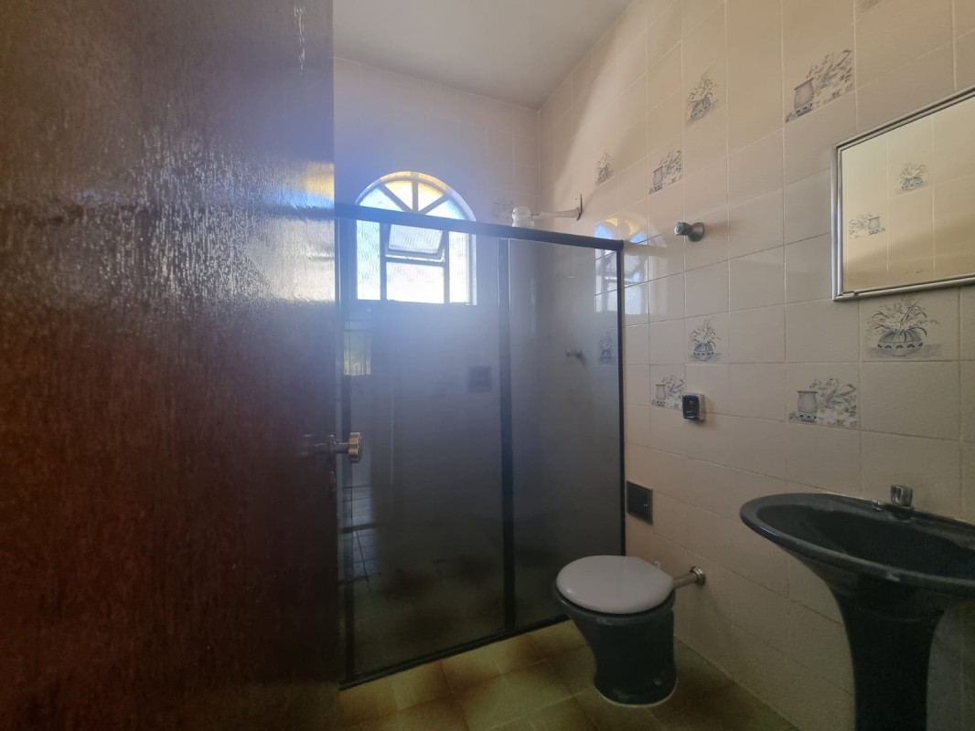 Casa para alugar com 4 quartos, 184m² - Foto 18