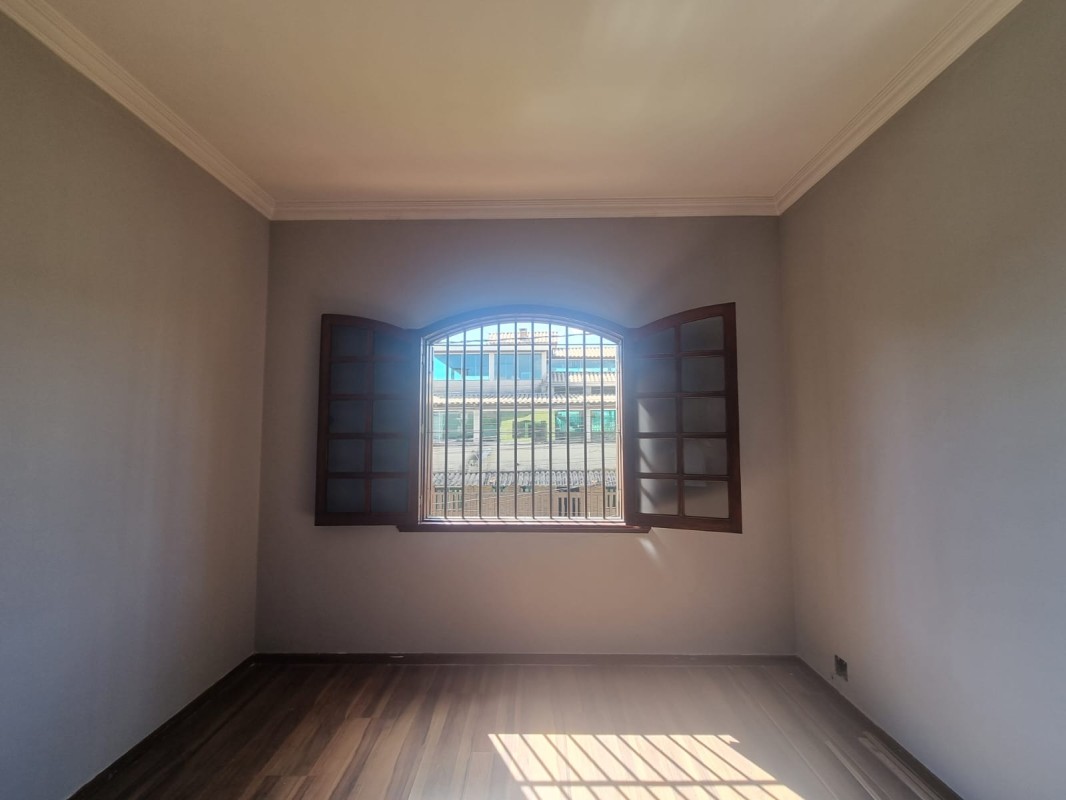 Casa para alugar com 4 quartos, 184m² - Foto 24