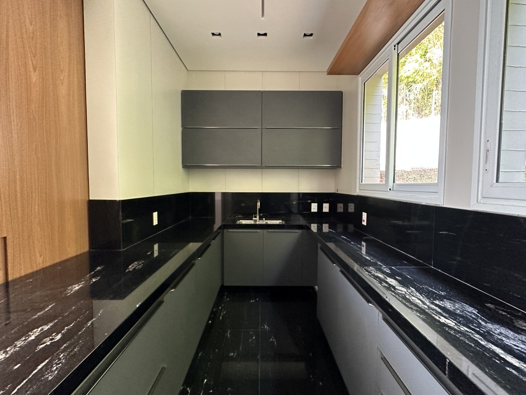 Casa de Condomínio para alugar com 3 quartos, 434m² - Foto 5