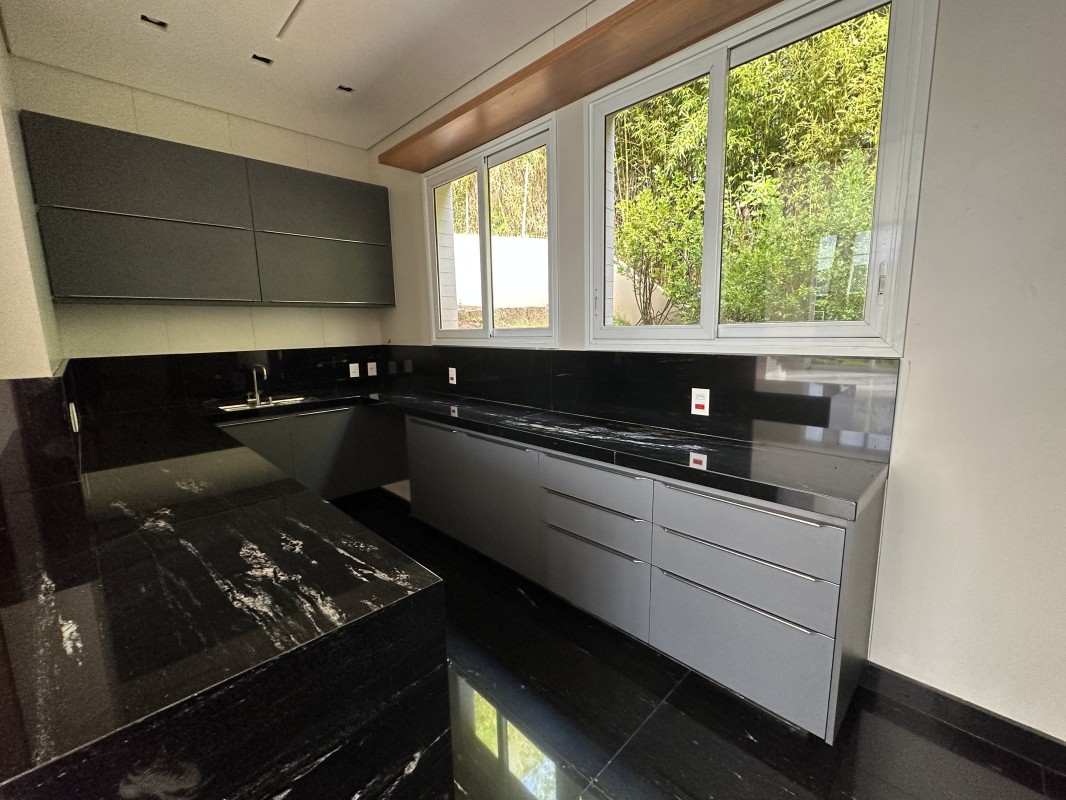 Casa de Condomínio para alugar com 3 quartos, 434m² - Foto 4
