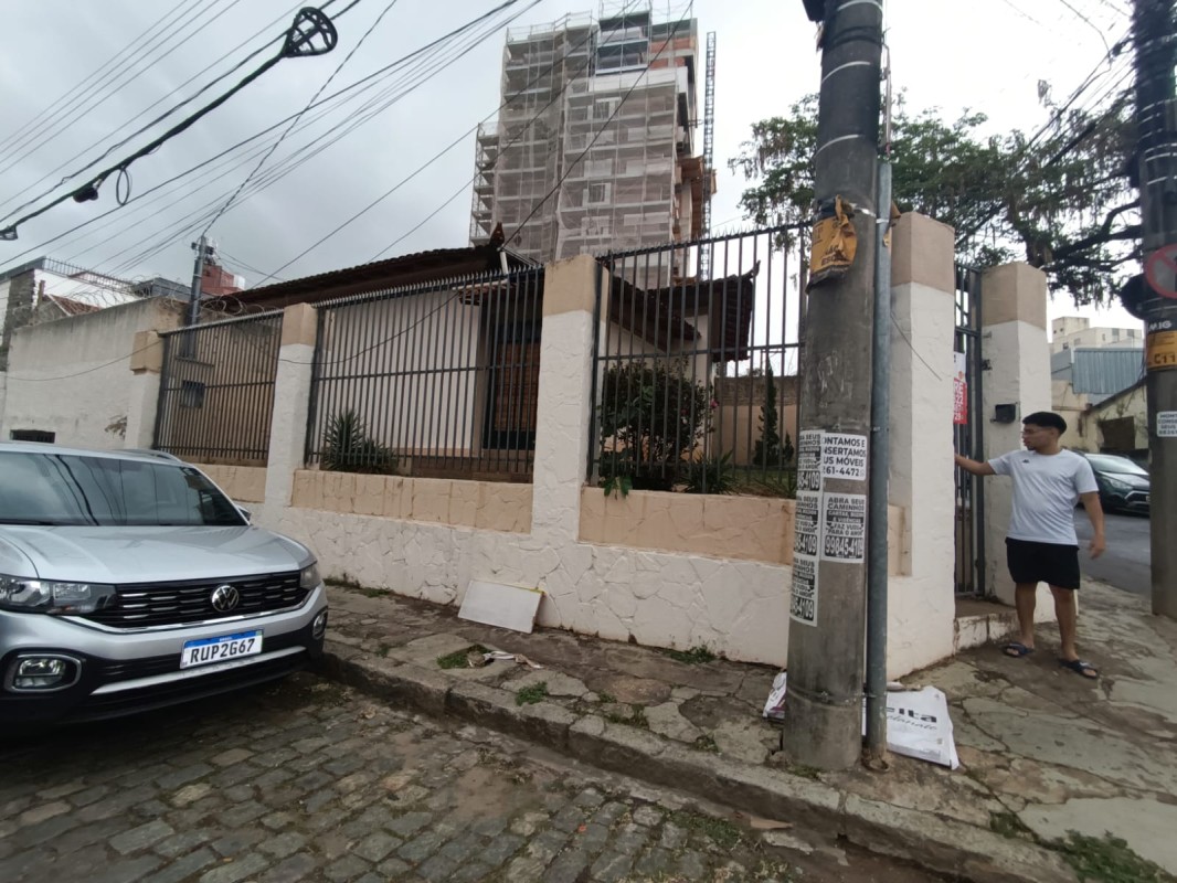 Casa à venda com 1 quarto, 364m² - Foto 2