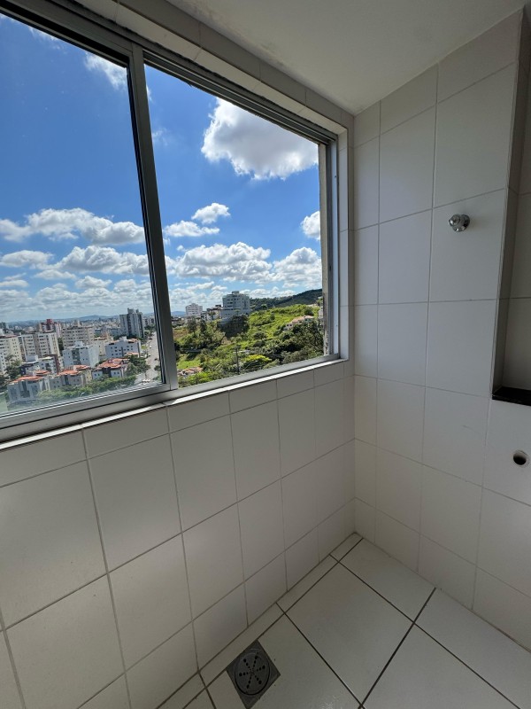 Apartamento para alugar com 2 quartos, 70m² - Foto 14