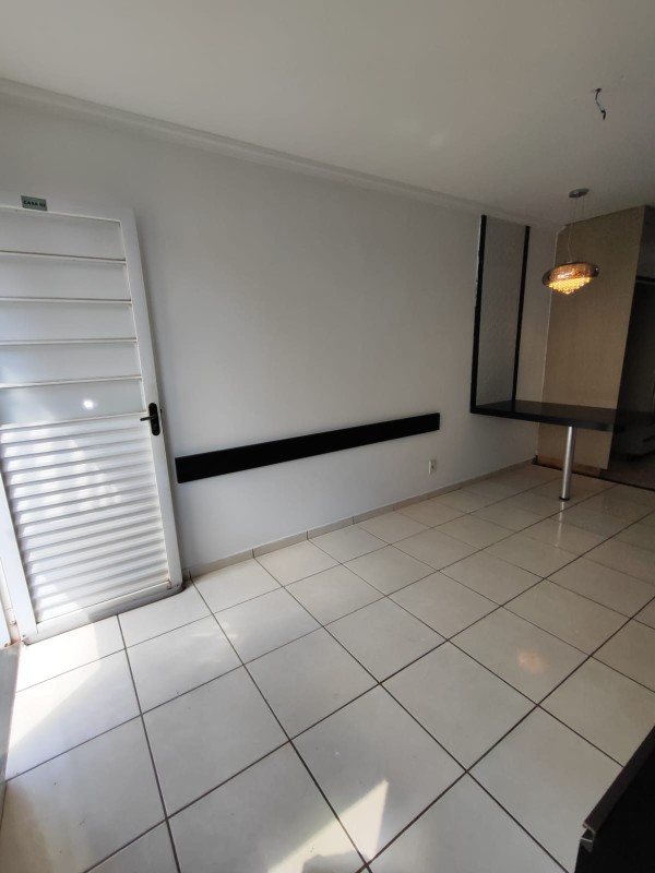 Casa à venda com 2 quartos, 64m² - Foto 6