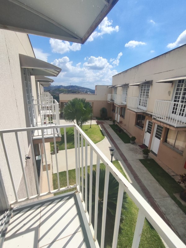 Casa à venda com 2 quartos, 64m² - Foto 4
