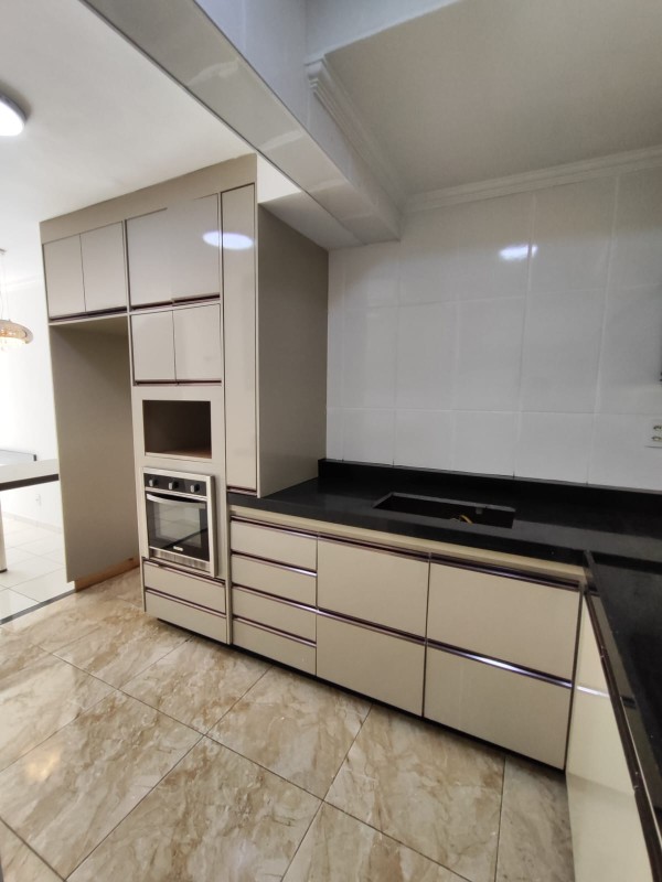 Casa à venda com 2 quartos, 64m² - Foto 11