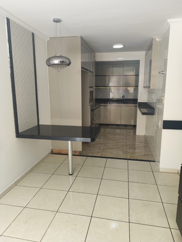 Casa à venda com 2 quartos, 64m² - Foto 8