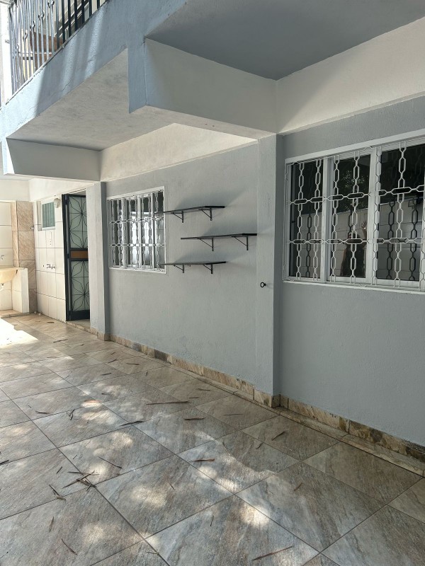 Casa para alugar com 2 quartos, 60m² - Foto 13