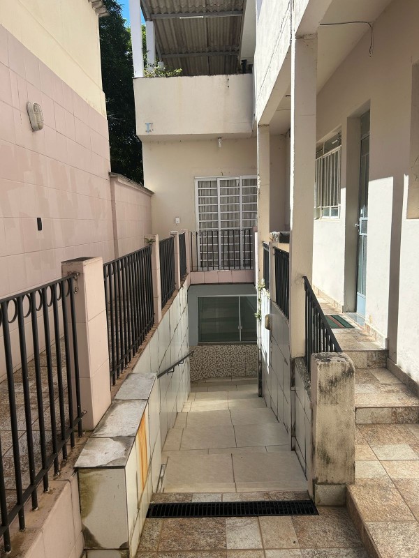 Casa para alugar com 2 quartos, 60m² - Foto 1