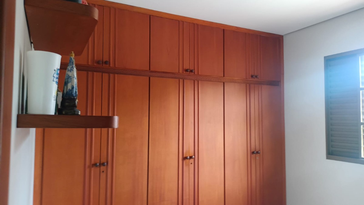 Casa à venda com 6 quartos, 390m² - Foto 19