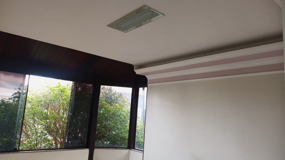 Casa à venda com 6 quartos, 390m² - Foto 15