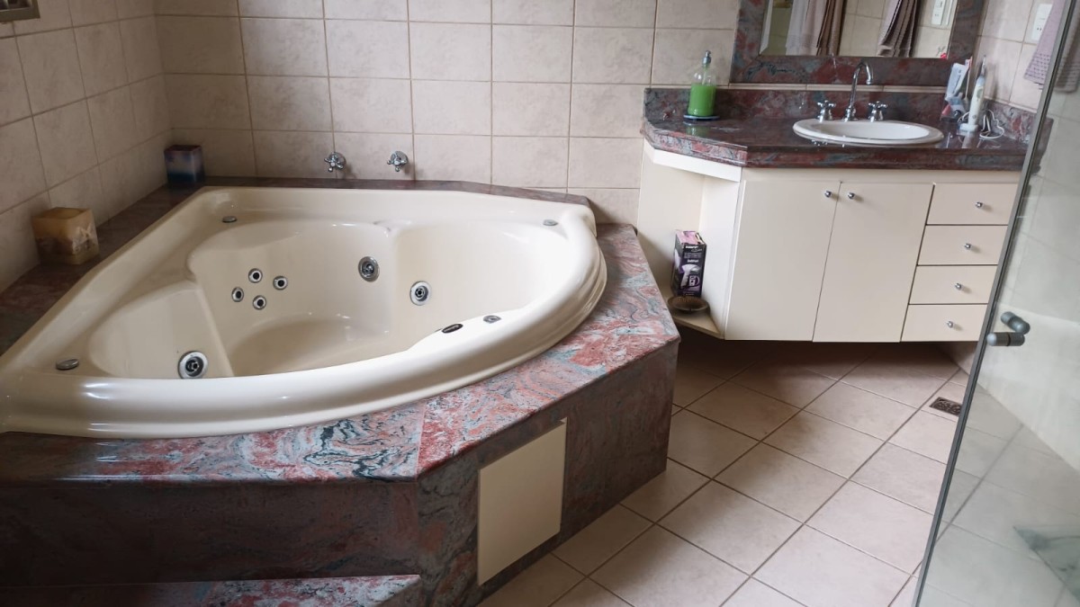 Casa à venda com 6 quartos, 390m² - Foto 17