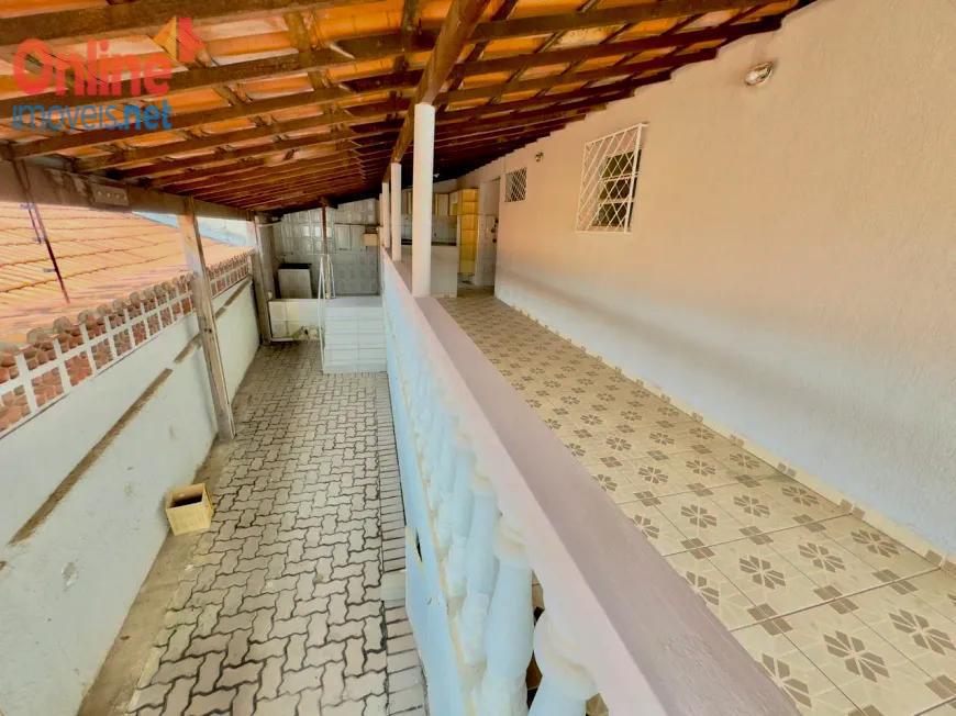 Casa à venda com 3 quartos, 236m² - Foto 2